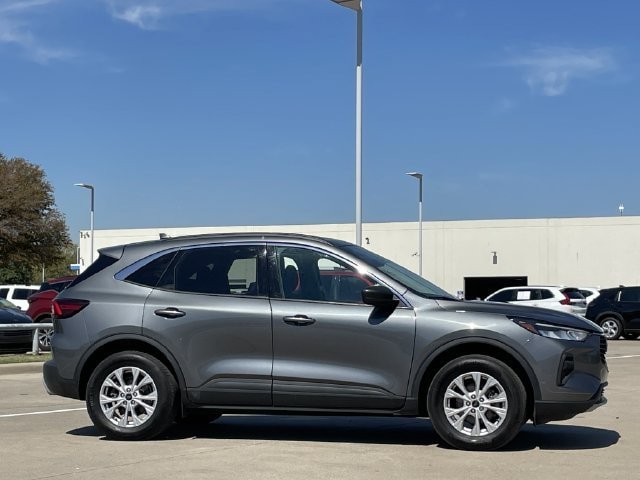 Used 2024 Ford Escape Active w/ Tech Pack #1 AWD/4WD image 3