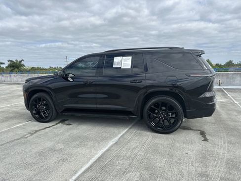 Used 2025 Chevrolet Traverse RS image 15