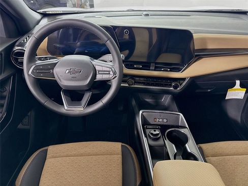 New 2026 Chevrolet Equinox ACTIV w/ Convenience Package III image 2