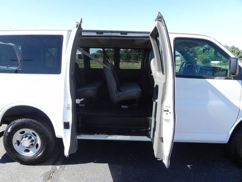 Used 2017 Chevrolet Express 2500 LS image 21