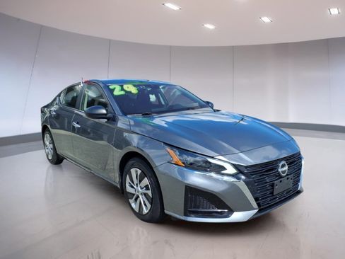 Used 2024 Nissan Altima 2.5 S FWD image 1