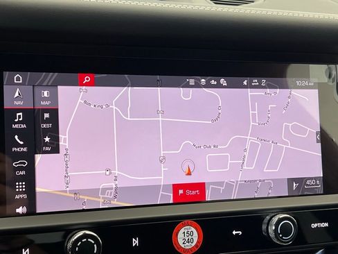 Certified 2025 Porsche Macan Turbo image 13