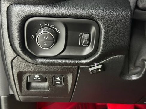Used 2022 RAM 1500 Big Horn AWD/4WD image 15