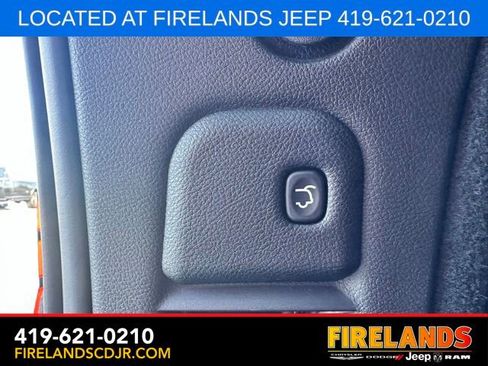 Used 2023 Dodge Durango R/T w/ Blacktop Package image 7