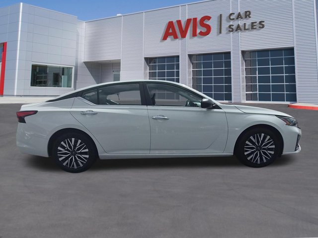Used 2025 Nissan Altima 2.5 SV FWD image 4