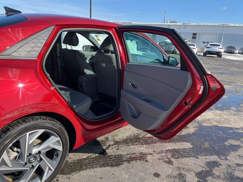 New 2025 Hyundai Elantra Sport image 21