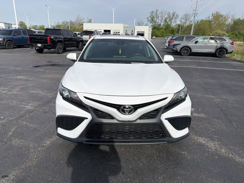 Used 2023 Toyota Camry SE w/ Cold Weather Package FWD image 12