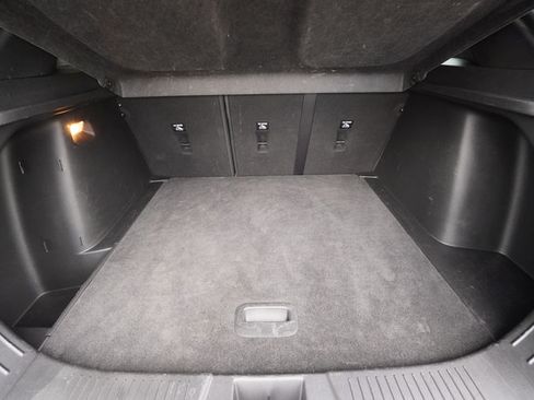 Used 2024 Chevrolet Trax RS w/ Sunroof Package FWD image 25