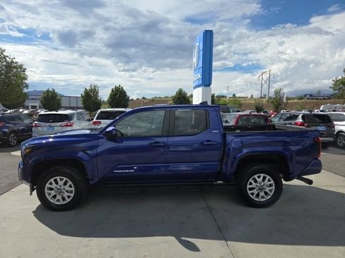 Used 2025 Toyota Tacoma SR5 AWD/4WD image 8