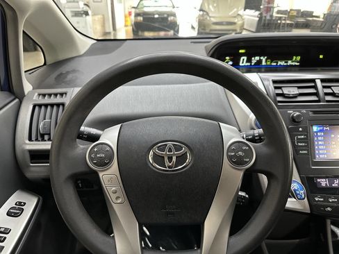 Used 2012 Toyota Prius V image 20