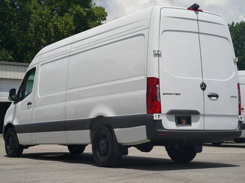 Used 2025 Mercedes-Benz Sprinter 2500 image 7