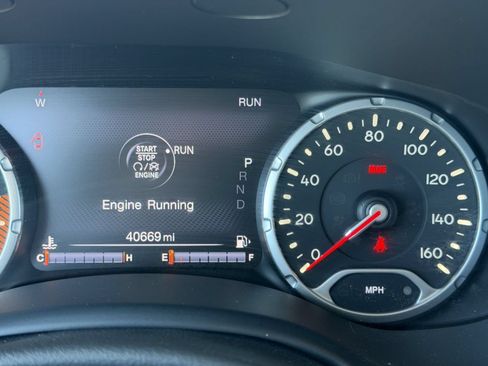 Used 2020 Jeep Renegade Trailhawk w/ Cold Weather Group AWD/4WD image 22