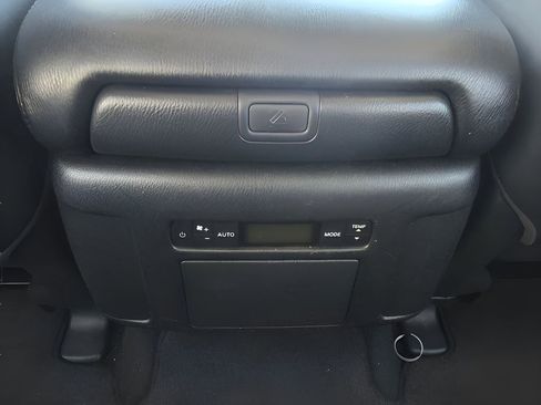 Used 2021 Nissan Armada SL w/ Captain's Chairs Package image 30