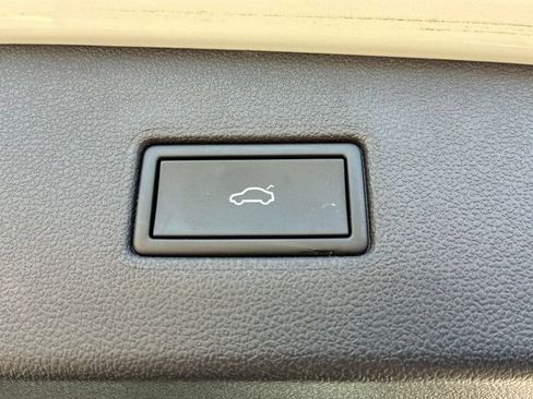 Used 2024 Volkswagen Tiguan SEL R-Line AWD/4WD image 14