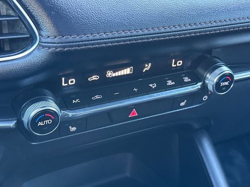 Used 2025 MAZDA MAZDA3 2.5 S Hatchback w/ Premium Pkg image 31