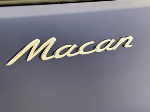 Certified 2026 Porsche Macan AWD/4WD image 33