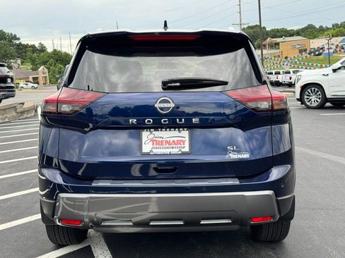 Used 2024 Nissan Rogue SL w/ SL Premium Package FWD image 4
