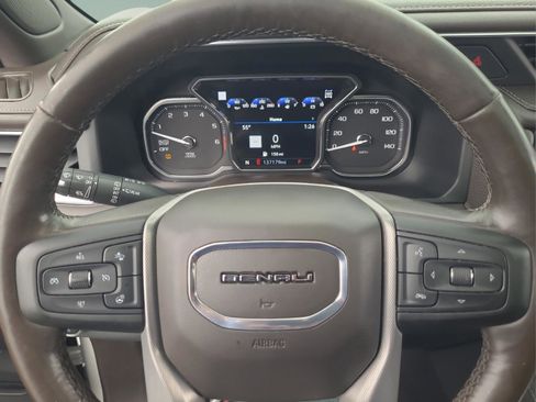 Used 2021 GMC Yukon Denali w/ Denali Premium Package image 25