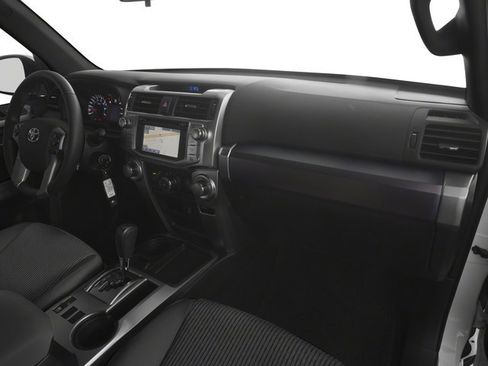 Used 2017 Toyota 4Runner SR5 AWD/4WD image 22