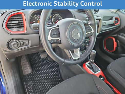 Used 2021 Jeep Renegade Trailhawk w/ Trailer Tow Group image 12