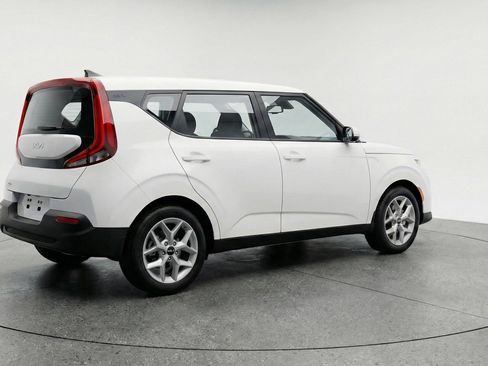 Used 2025 Kia Soul LX w/ LX Technology Package image 9