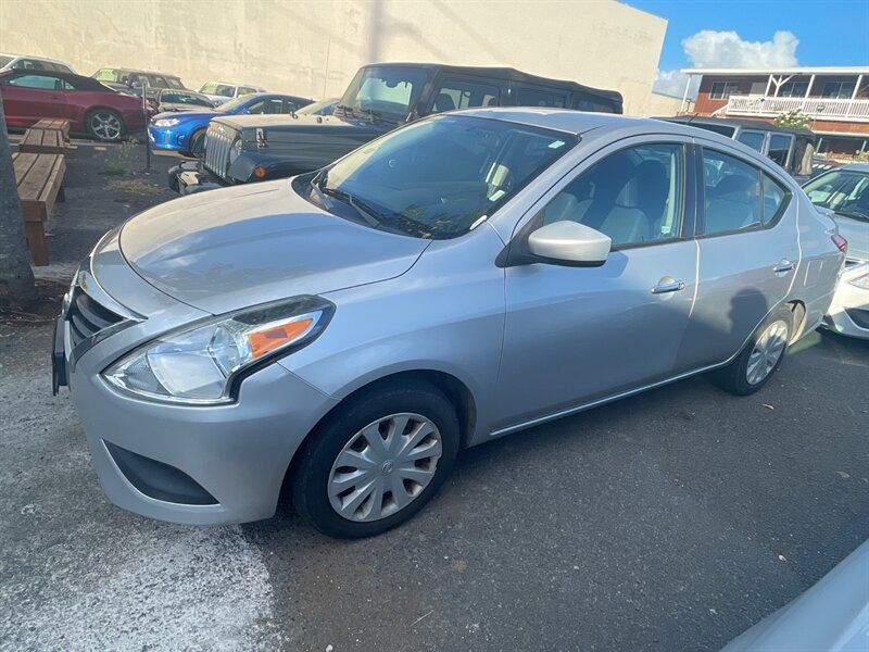 Used 2018 Nissan Versa SV FWD image 1