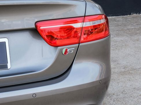Used 2019 Jaguar XE S RWD image 64