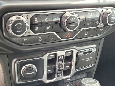 Used 2023 Jeep Wrangler Unlimited Sport AWD/4WD image 20