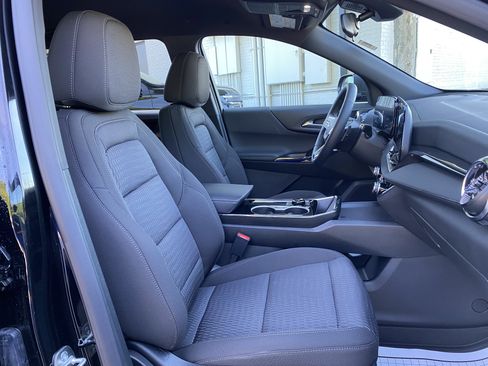 Used 2026 Chevrolet Equinox LT image 34