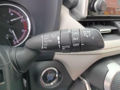 Used 2021 Toyota RAV4 Limited image 32