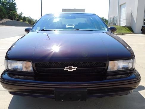 Used 1996 Chevrolet Impala SS RWD image 3