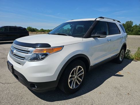 Used 2013 Ford Explorer XLT AWD/4WD image 2