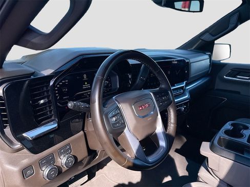 Used 2024 GMC Sierra 1500 SLT w/ X31 Off-Road Package image 9