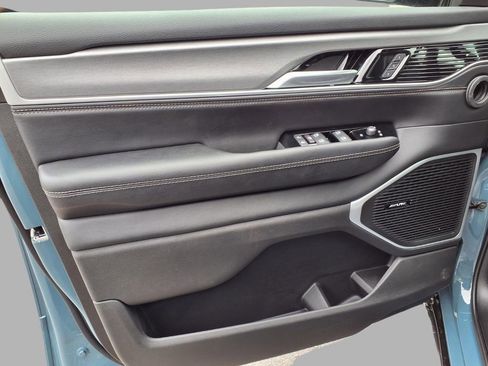 New 2026 Jeep Grand Wagoneer 4WD image 18