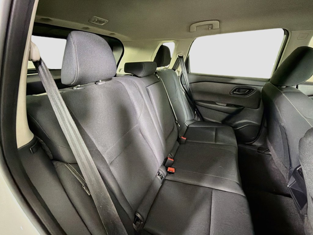 Used 2024 Nissan Rogue S FWD image 28