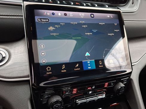 Certified 2023 Jeep Grand Cherokee L Limited AWD/4WD image 19