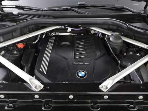 Used 2022 BMW X5 xDrive40i AWD/4WD image 24