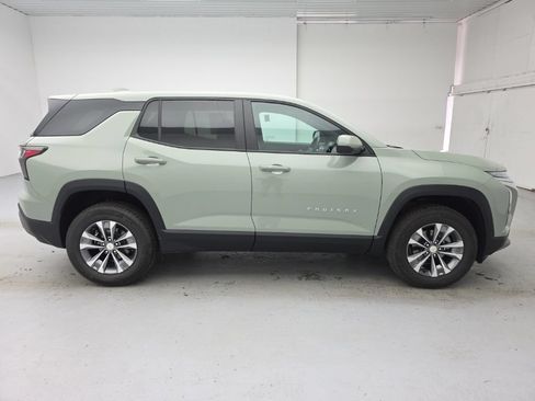 Used 2026 Chevrolet Equinox LT AWD/4WD image 13