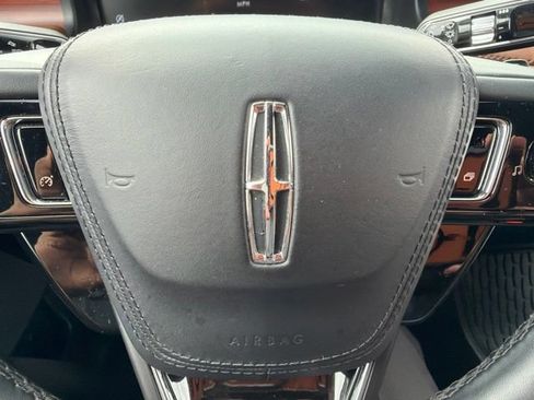 Used 2023 Lincoln Aviator Reserve RWD image 15