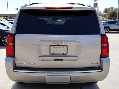 Used 2017 Chevrolet Suburban Premier image 7