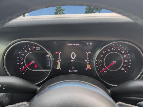 Used 2021 Jeep Gladiator Rubicon AWD/4WD image 15