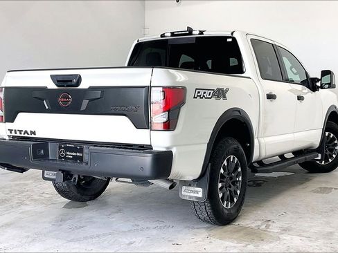 Used 2024 Nissan Titan PRO-4X w/ Pro-4x Convenience Package AWD/4WD image 12