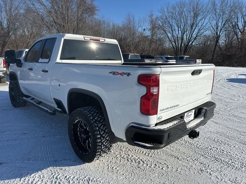 Used 2025 Chevrolet Silverado 2500 Custom w/ Custom Value Package image 9