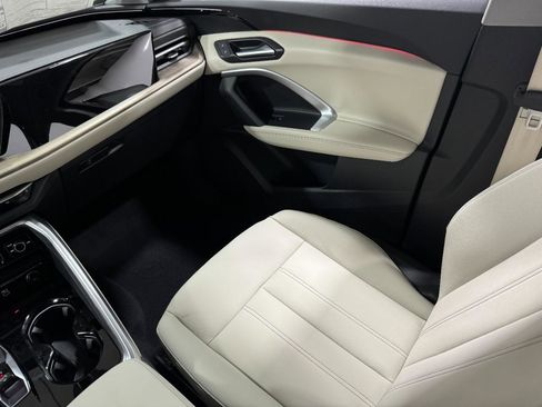 New 2025 Audi Q5 Premium image 17