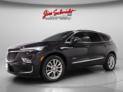 Used 2024 Buick Enclave Avenir image 3