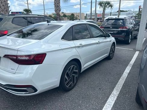 Used 2023 Volkswagen Jetta SEL FWD image 5