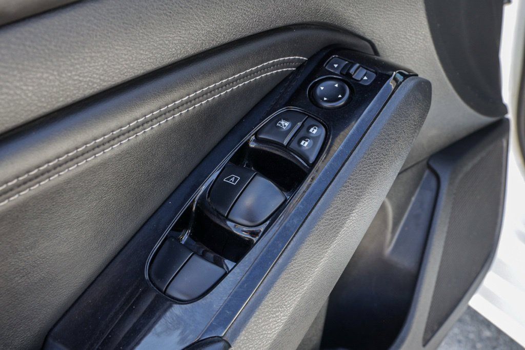Used 2023 Nissan Altima 2.5 SV w/ SV Premium Package FWD image 15