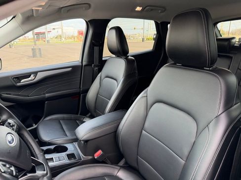 Used 2025 Ford Escape Platinum image 15