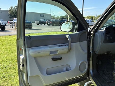Used 2009 GMC Sierra 1500 W/T w/ Work Truck Preferred Package RWD image 9