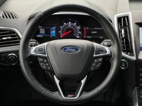 Used 2020 Ford Edge ST w/ Equipment Group 401A AWD/4WD image 32